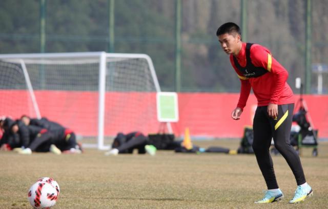 B体育入口-国少前腰被徐根宝点醒 蒯纪闻：还没资格接受赞美